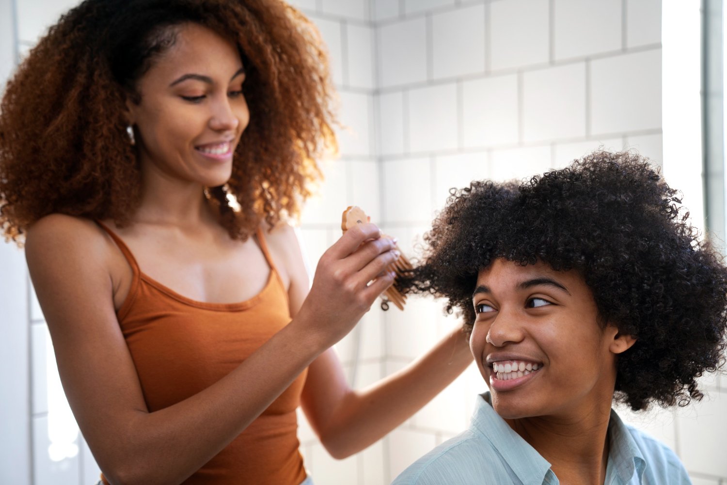 How to comb curly hair