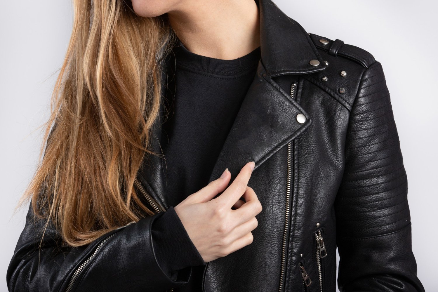 How to clean leather jacket