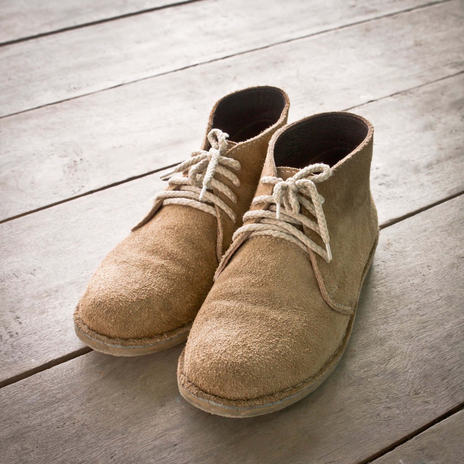 How to clean suede shoes