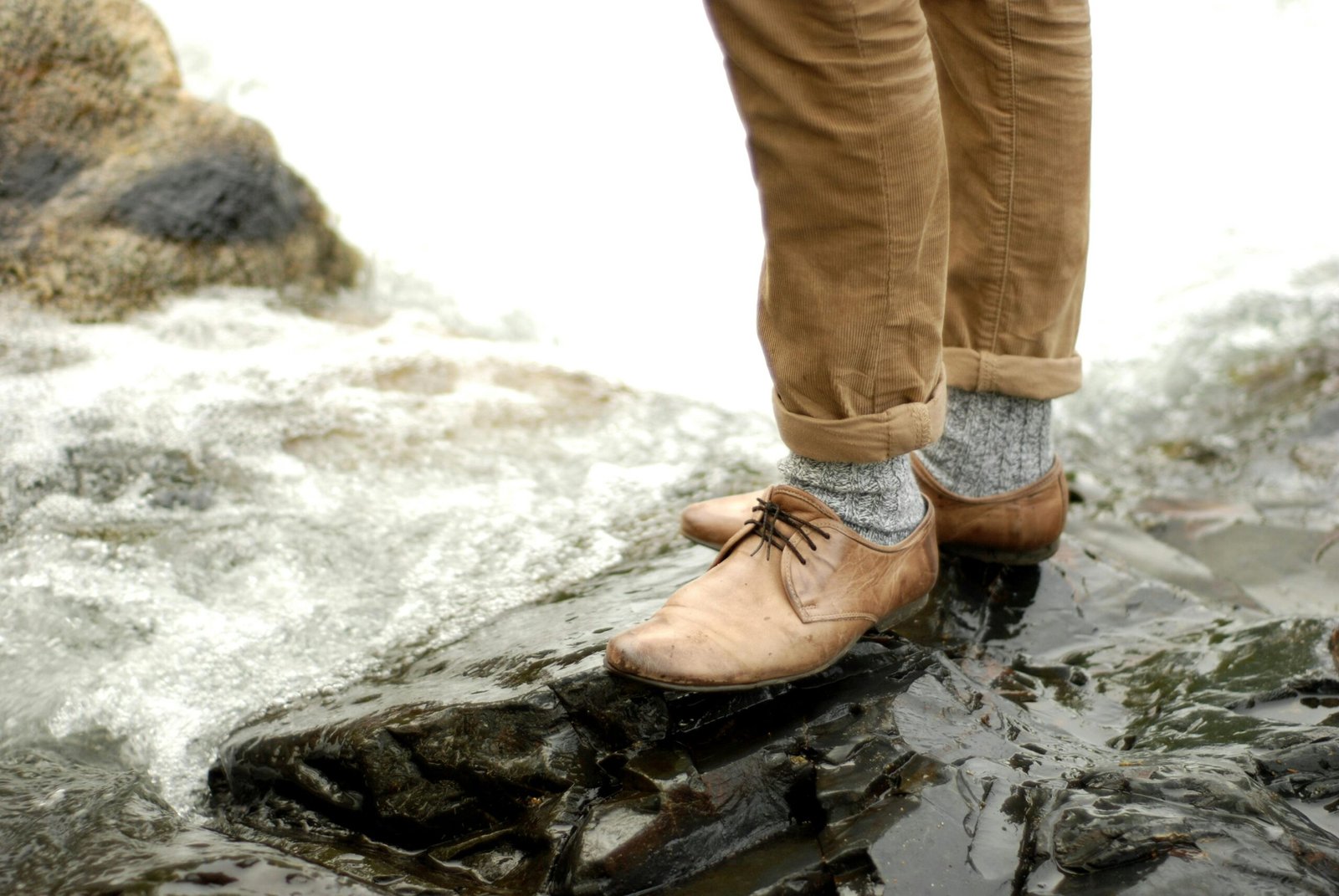 How to clean hiking shoes